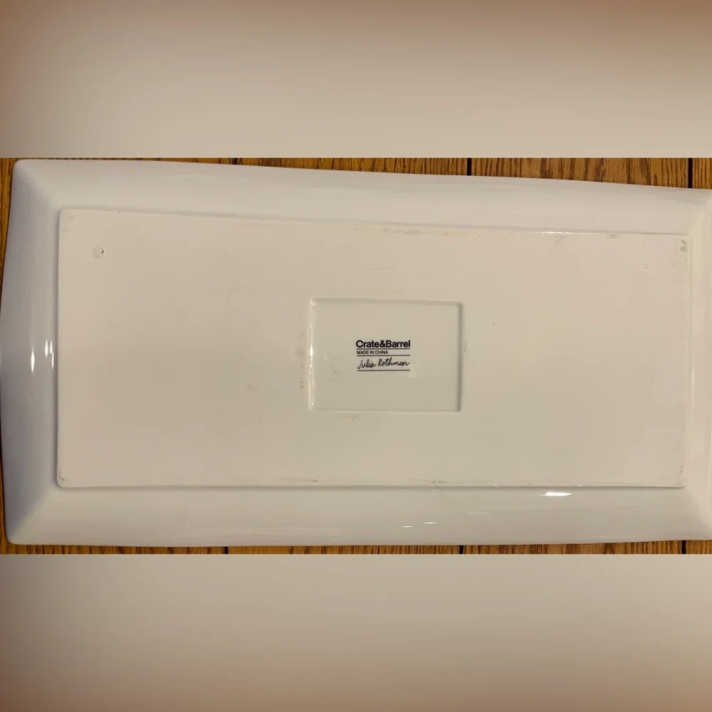 EUC Crate&Barrel Julia Rothman Yule Christmas Town Platter, 15 1/4 X 8 inch
